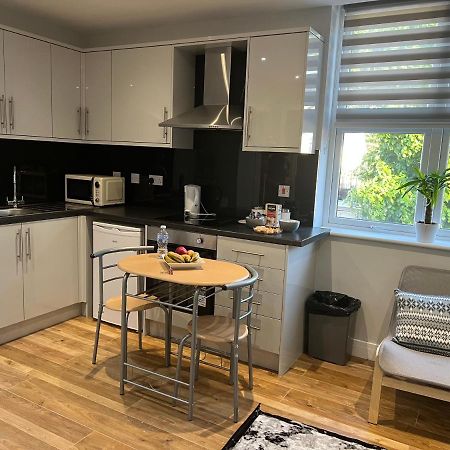 Mj Serviced Apartment Up To 6 Guest - Luxurious Living In West London Next To Tube Station & Central London Hanwell Luaran gambar