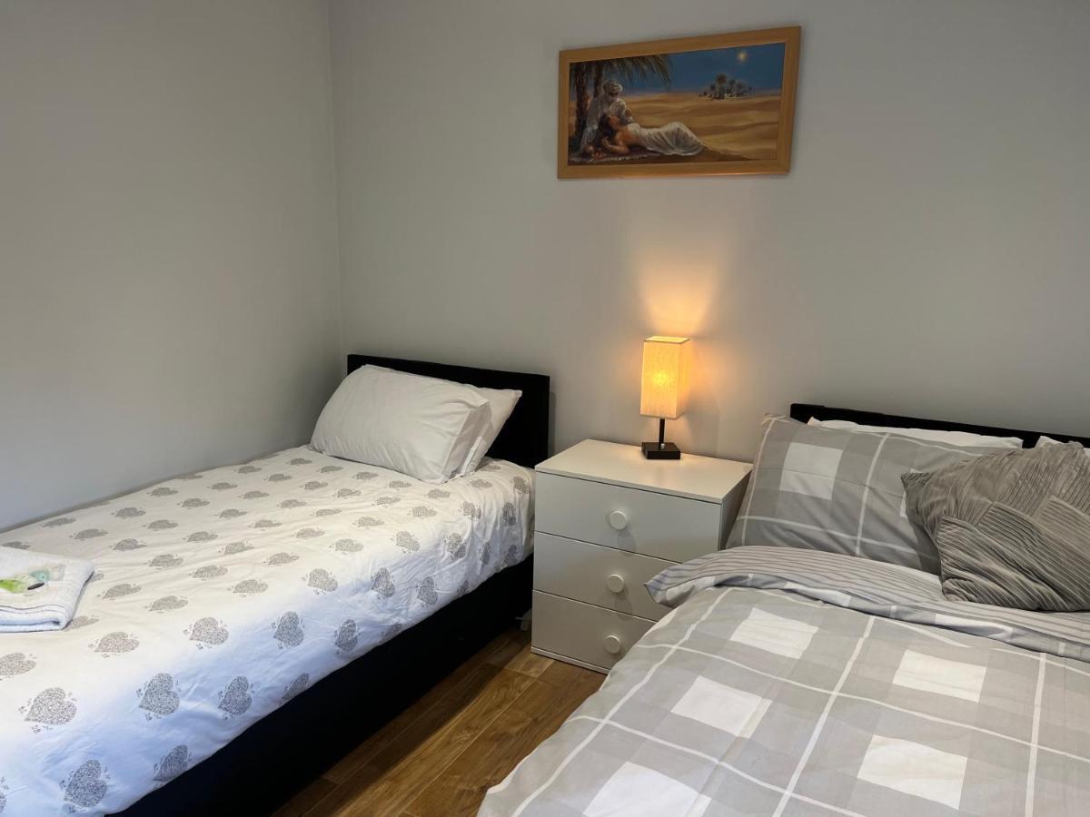 Mj Serviced Apartment Up To 6 Guest - Luxurious Living In West London Next To Tube Station & Central London Hanwell Luaran gambar