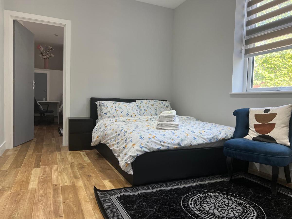 Mj Serviced Apartment Up To 6 Guest - Luxurious Living In West London Next To Tube Station & Central London Hanwell Luaran gambar
