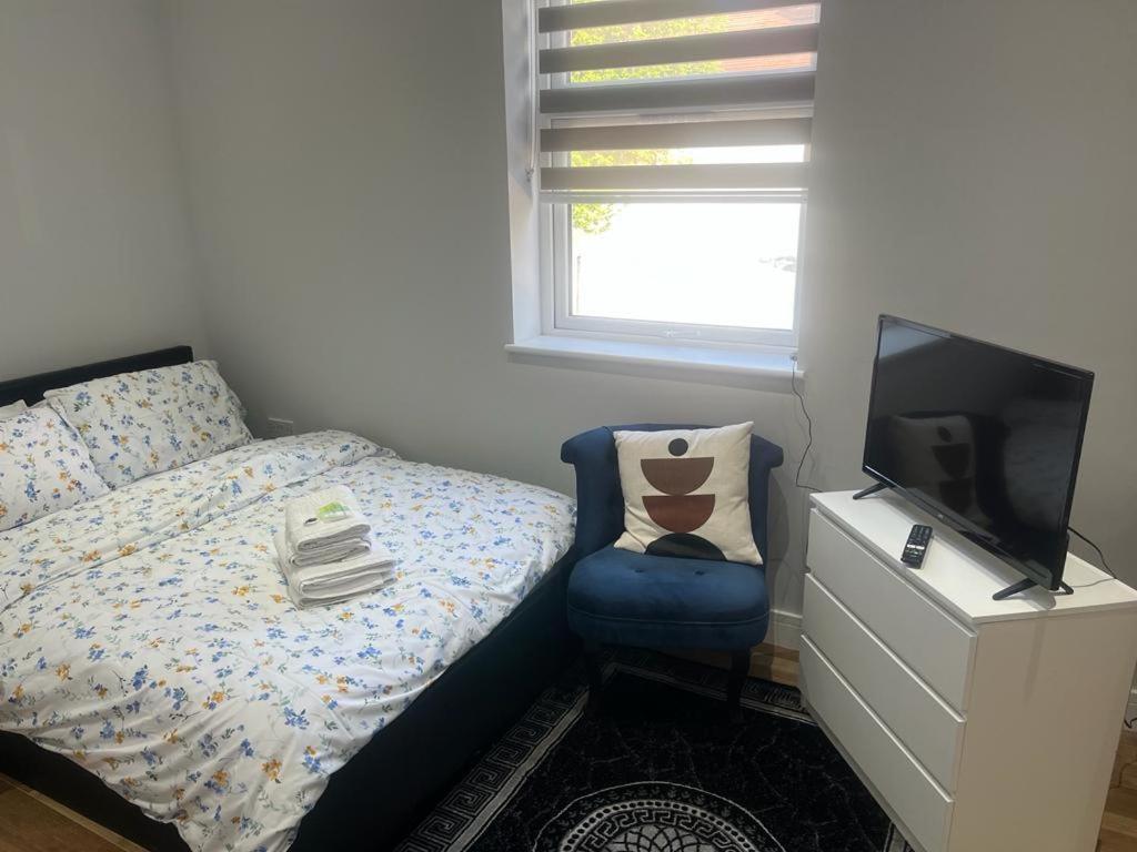 Mj Serviced Apartment Up To 6 Guest - Luxurious Living In West London Next To Tube Station & Central London Hanwell Luaran gambar